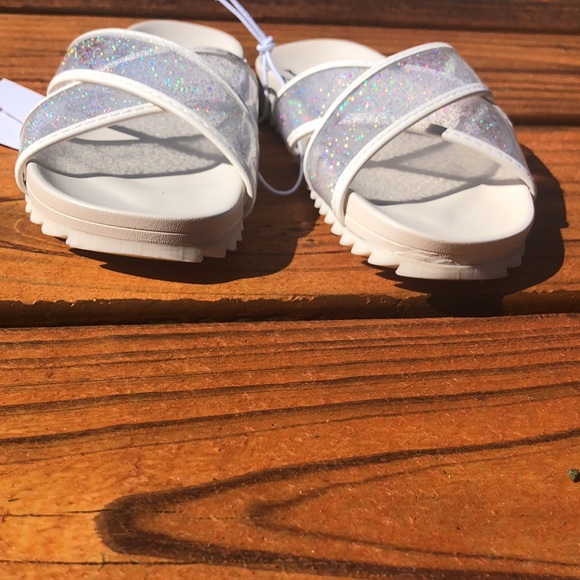 NWT J Crew Crewcuts Ivory Pool Slides with Glitter Straps Sizes 10, 12 and 13 - Picture 6 of 9